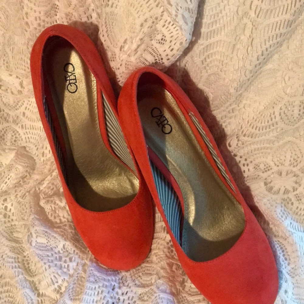 Cato’s Orange shoes a size 9 wide